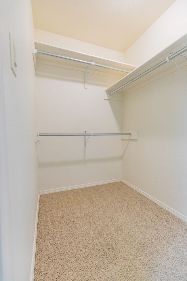 Building Photo - Beautiful Home W/Solar Panels