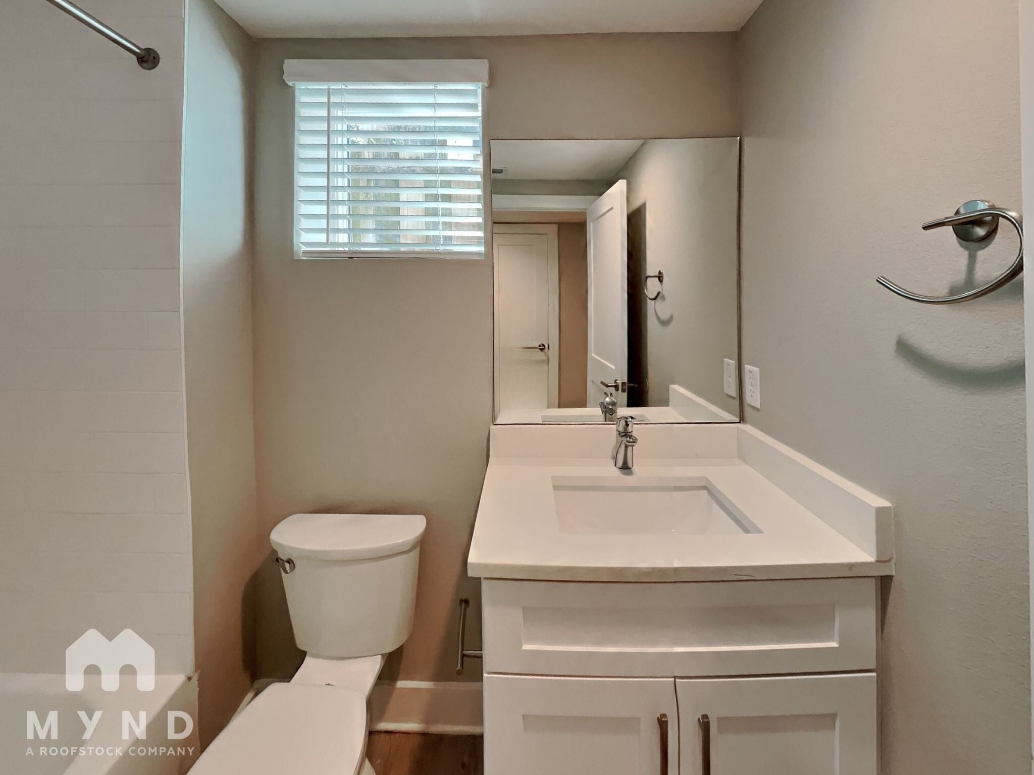 Building Photo - 829 E Orange St