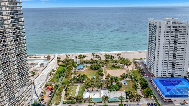 Building Photo - 1913 S Ocean Dr