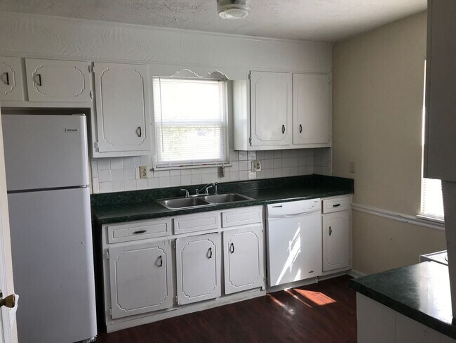 Building Photo - 4243 Windsor Spring Road - Field Crest