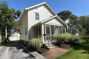 Building Photo - 49 Park Dr