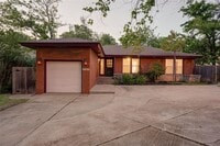 Building Photo - 1101 Bedford Dr