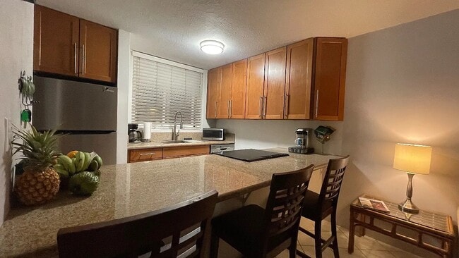 Building Photo - 30 Hauoli St