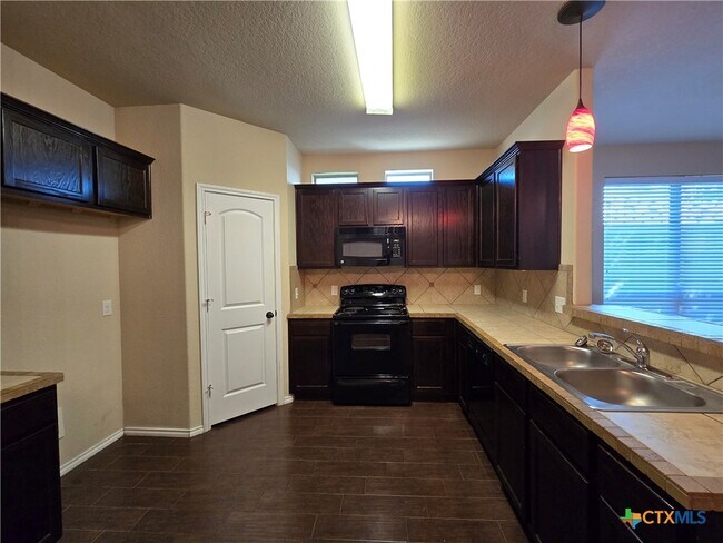 Building Photo - 203 Anne Louise Dr