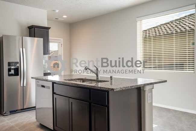 Building Photo - Lease Pending - Please apply at your own d...