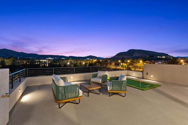 Building Photo - 4053 Heron Fairway Dr