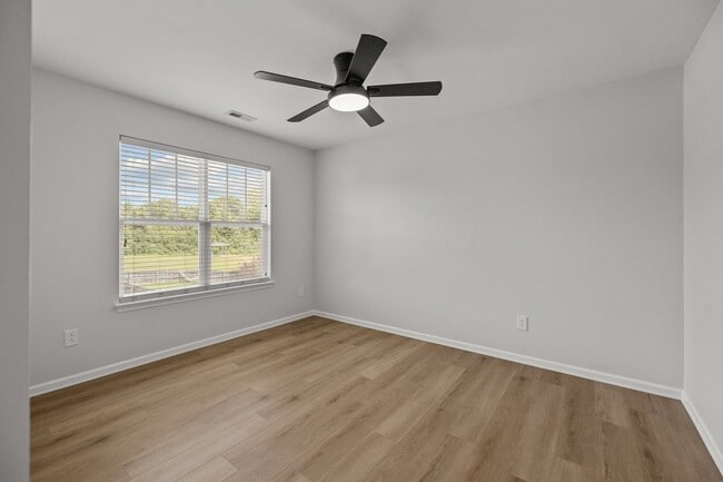 Building Photo - 3932 Chatterleigh Dr