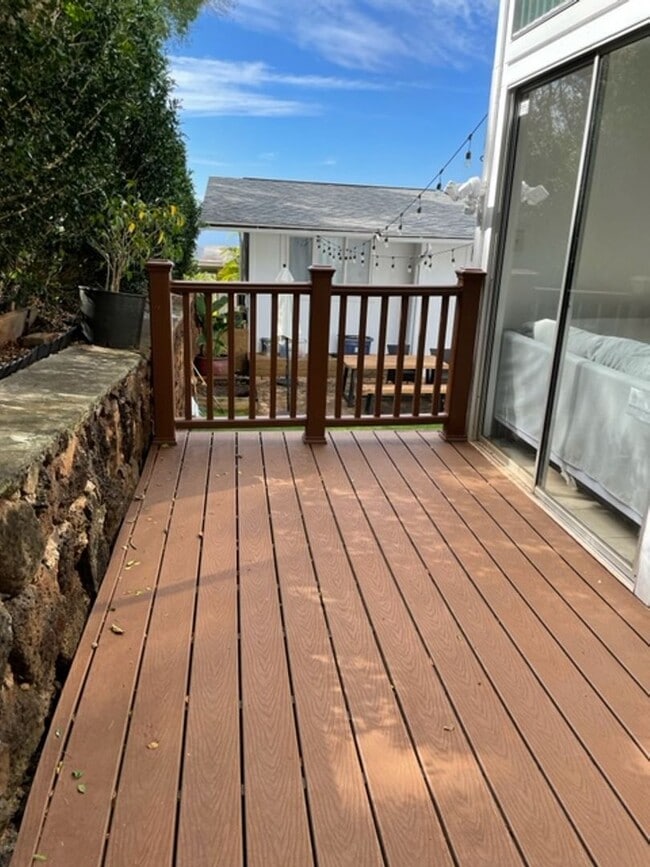 Building Photo - Single Level, Patio, Private W&D, Window A...