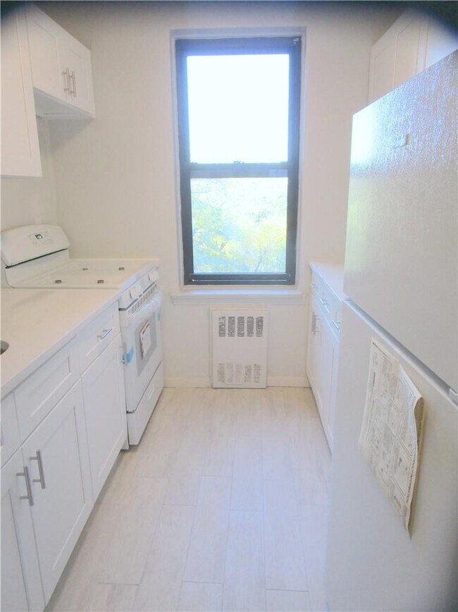 Building Photo - 4315 Webster Ave