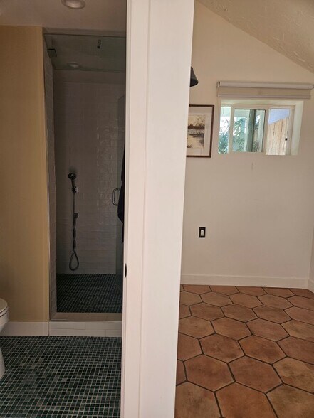 Building Photo - 4204 W 64th St