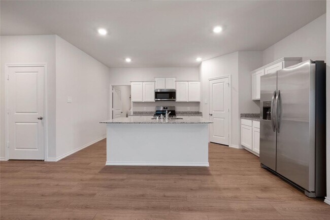 Building Photo - 507 Lantana Rd