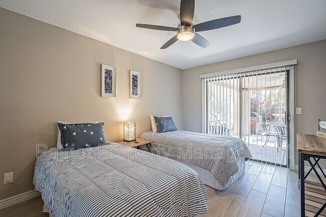 Building Photo - 10527 E Fanfol Ln