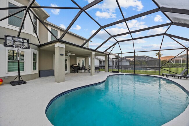 Building Photo - 2400 Seaford Dr