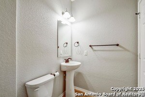 Building Photo - 1447 Kedros