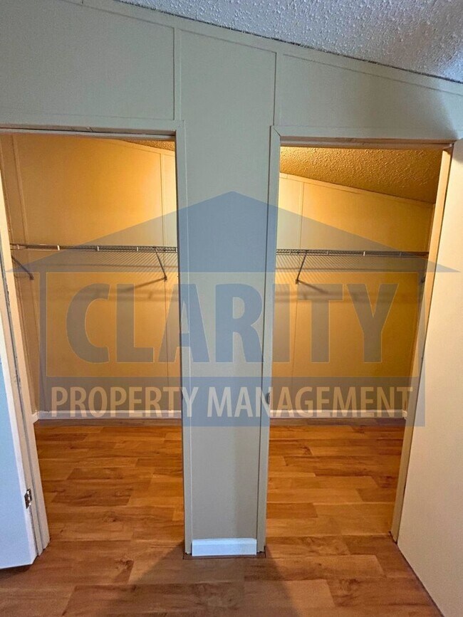 Building Photo - Spacious 4-Bedroom, 2-Bath Home!