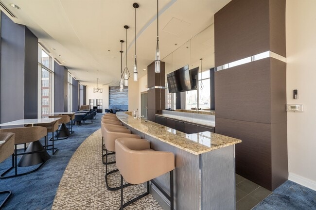 Building Photo - 1100 Maxwell Ln