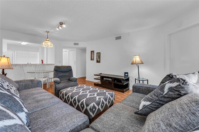 Building Photo - 9511 Weldon Cir