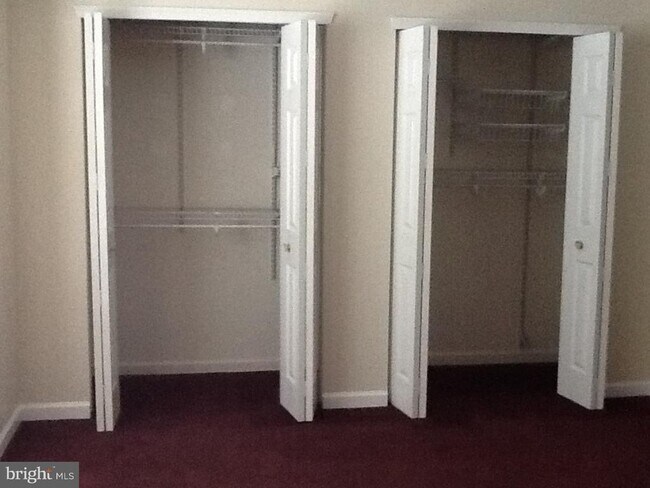 Building Photo - 69 Yellowwood Ct
