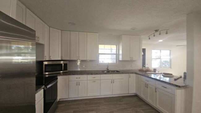 Primary Photo - 10101 Rebel Rd