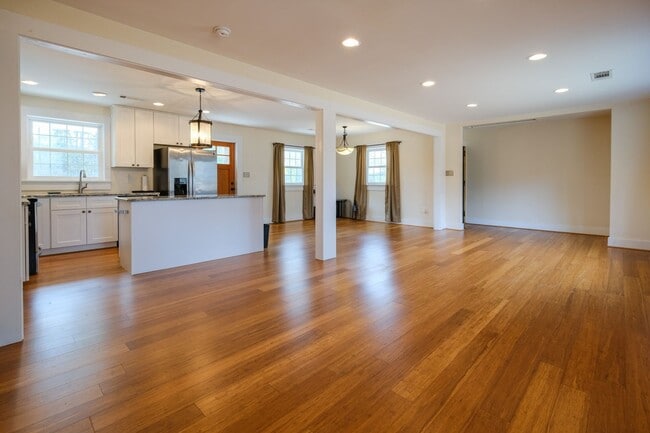 Building Photo - 54 Whitehead Dr