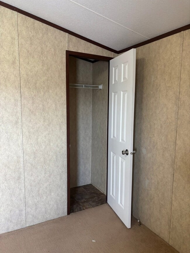 Building Photo - 294 Wilson Bridge Rd