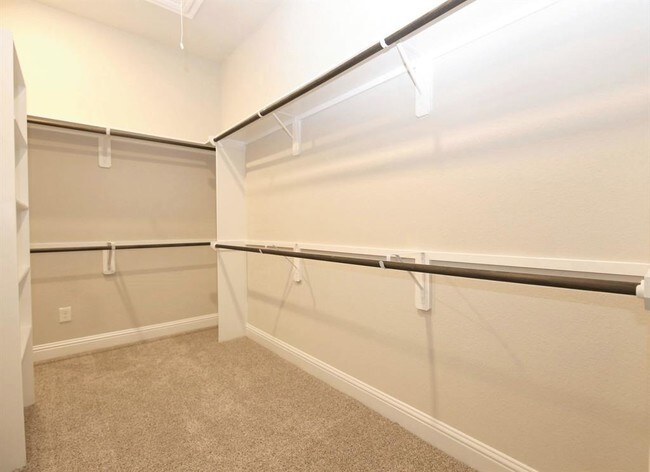 Building Photo - 18 Salado Vista Ct