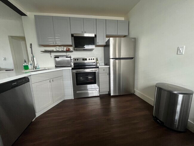 Building Photo - 2618 SW 12th St