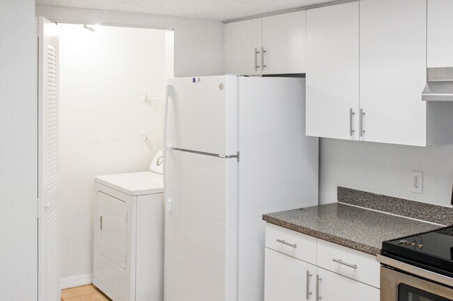 Building Photo - 5065 Wiles Rd