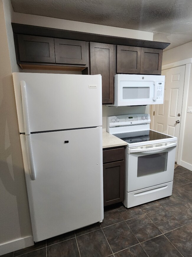Building Photo - 3BR With Newer Updates