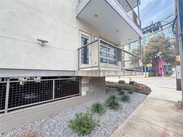 Building Photo - 1111 S Akard St