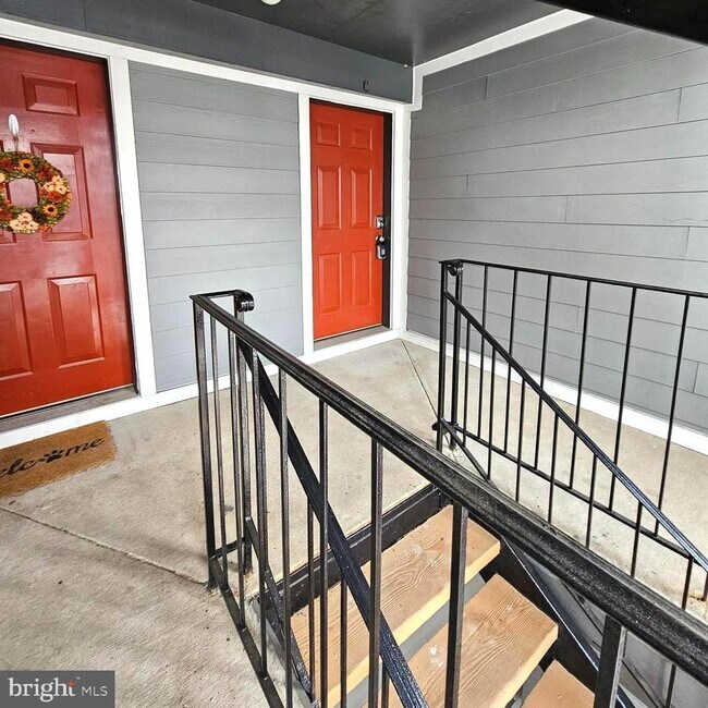 Building Photo - 7009 Birkenhead Pl