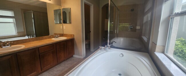 Building Photo - 6739 Bluff Meadow Ct