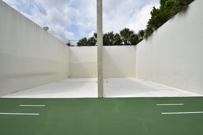 Building Photo - 9308 Lake Serena Dr