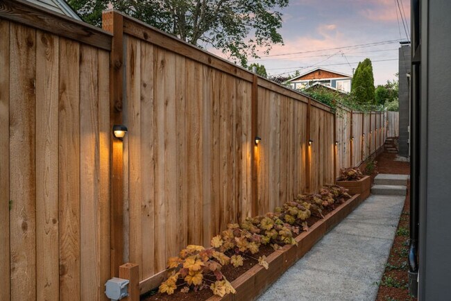 Building Photo - 6404 47th Ave SW