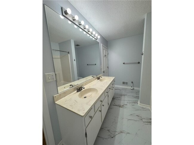Building Photo - 15805 Griffon Path