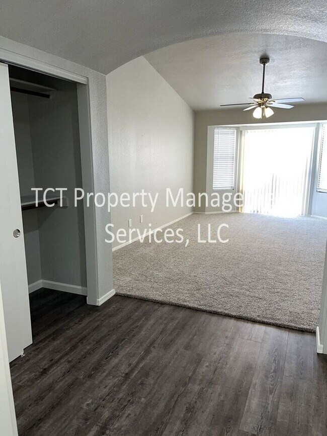 Building Photo - Beautifully Remodeled 3 Bedroom Home in Gi...