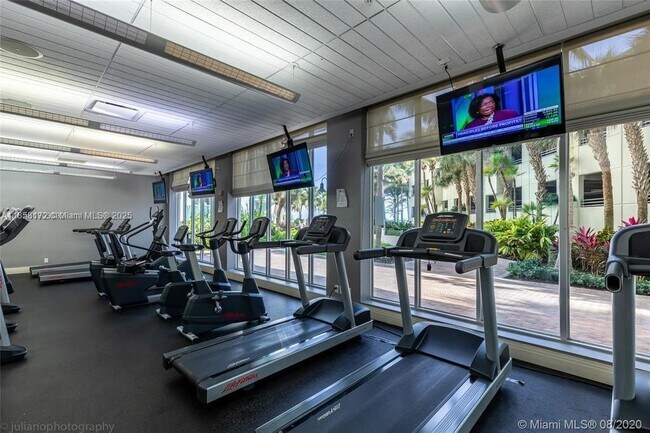Building Photo - 3801 S Ocean Dr