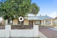 Building Photo - 3 Bedroom Pet-Friendly Home in Phoenix, AZ with Main Street Renewal