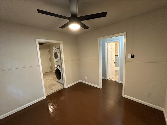 Building Photo - 2721 Napoleon St