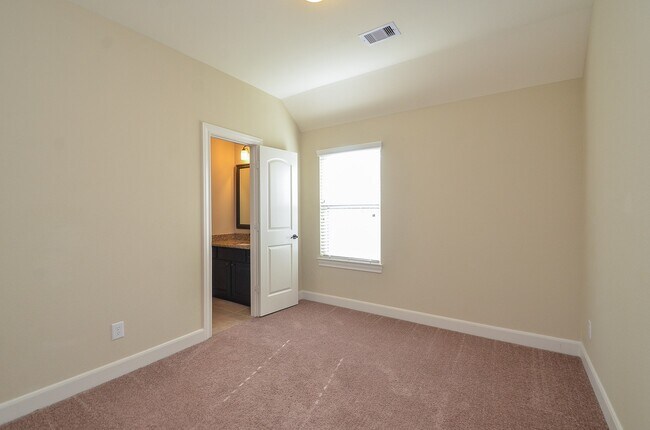 Building Photo - 28723 Primrose Bluff Dr