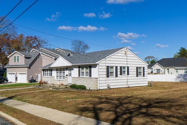 Building Photo - 318 Jefferson Ave