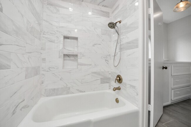 Building Photo - 3410 Crow Valley Dr