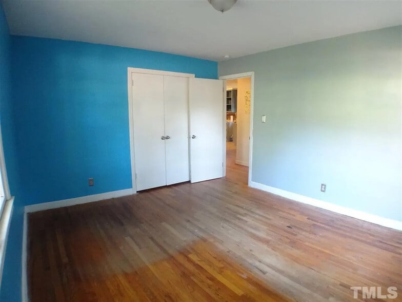 Building Photo - Room in House on Sunnybrook Rd