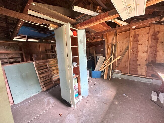 Building Photo - 2 bdrm/1 bath Lettered Streets cottage for...