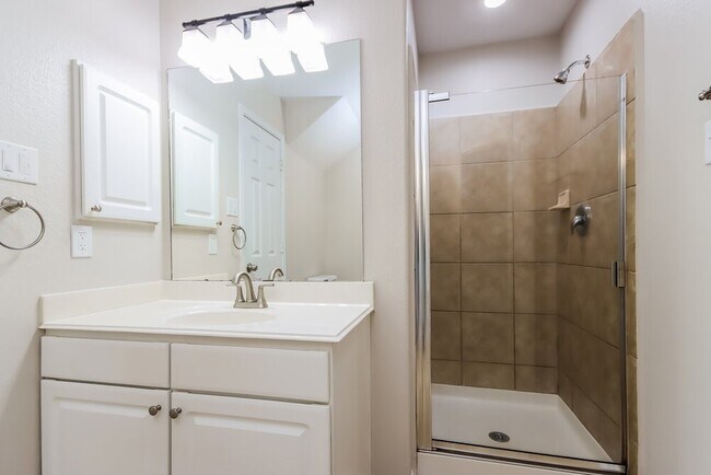 Building Photo - 16779 Warbler Dr