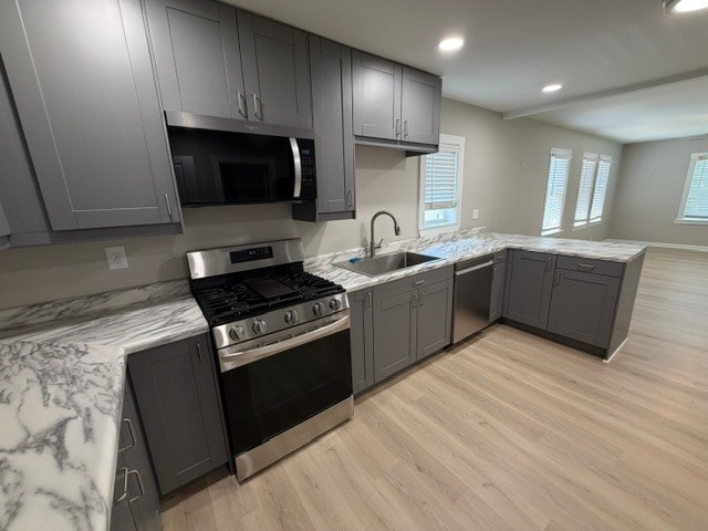 Building Photo - 172 Oak Dr