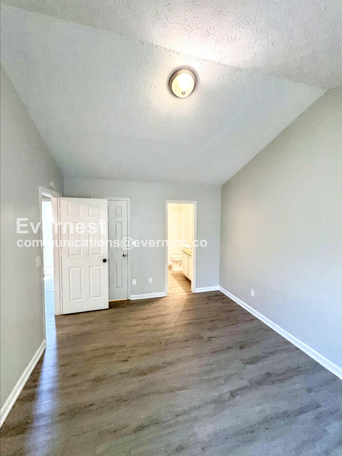 Building Photo - 201 Coldsprings Ct