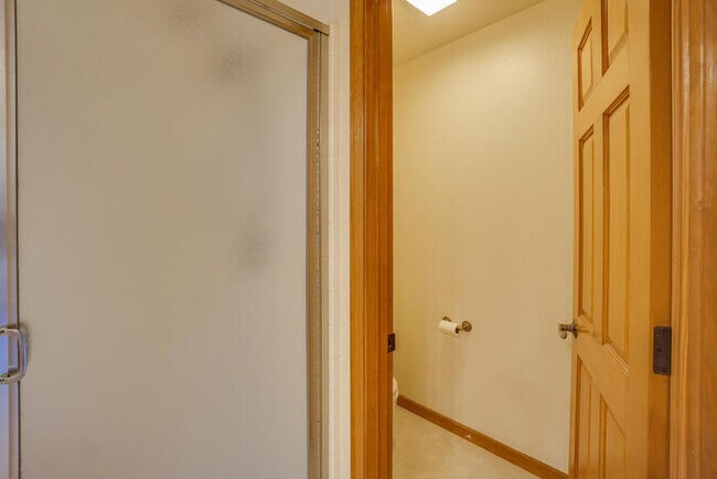 Building Photo - BEAUTIFUL FOUR BEDROOM IN CAMAS