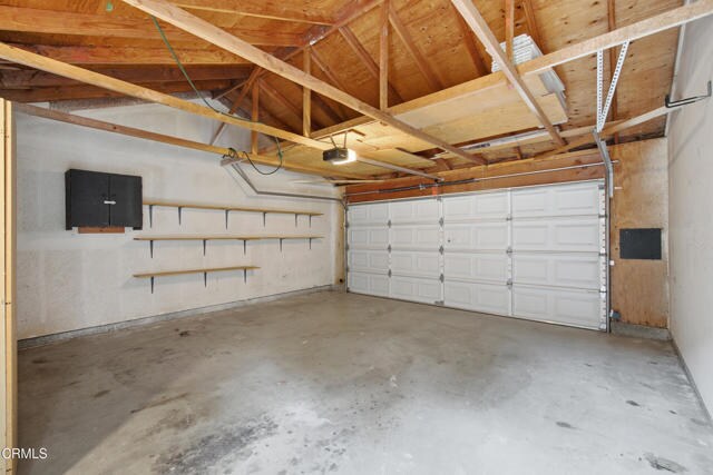 Building Photo - 9026 Feather St