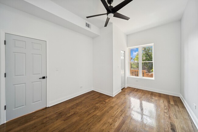Building Photo - 3217 W Fulton Blvd